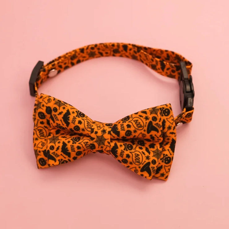 Halloween Pet Collars – Detachable Bow & Holiday Print for Cats & Dogs