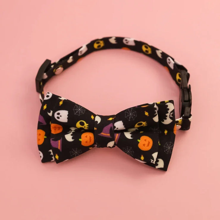 Halloween Pet Collars – Detachable Bow & Holiday Print for Cats & Dogs